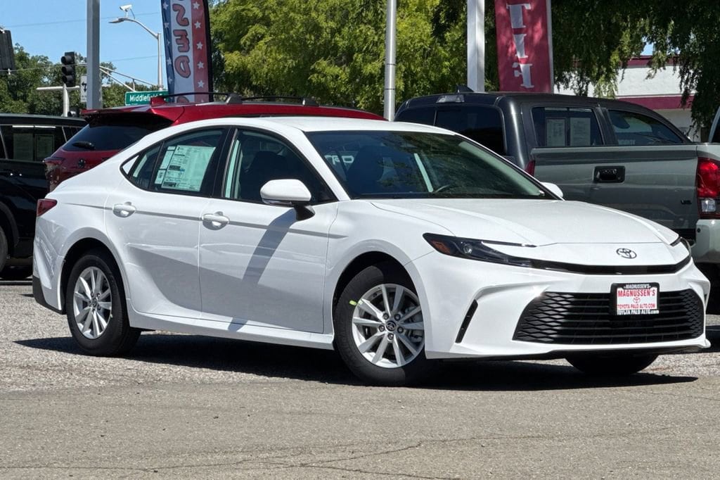 2026 Toyota Camry LE photo 2