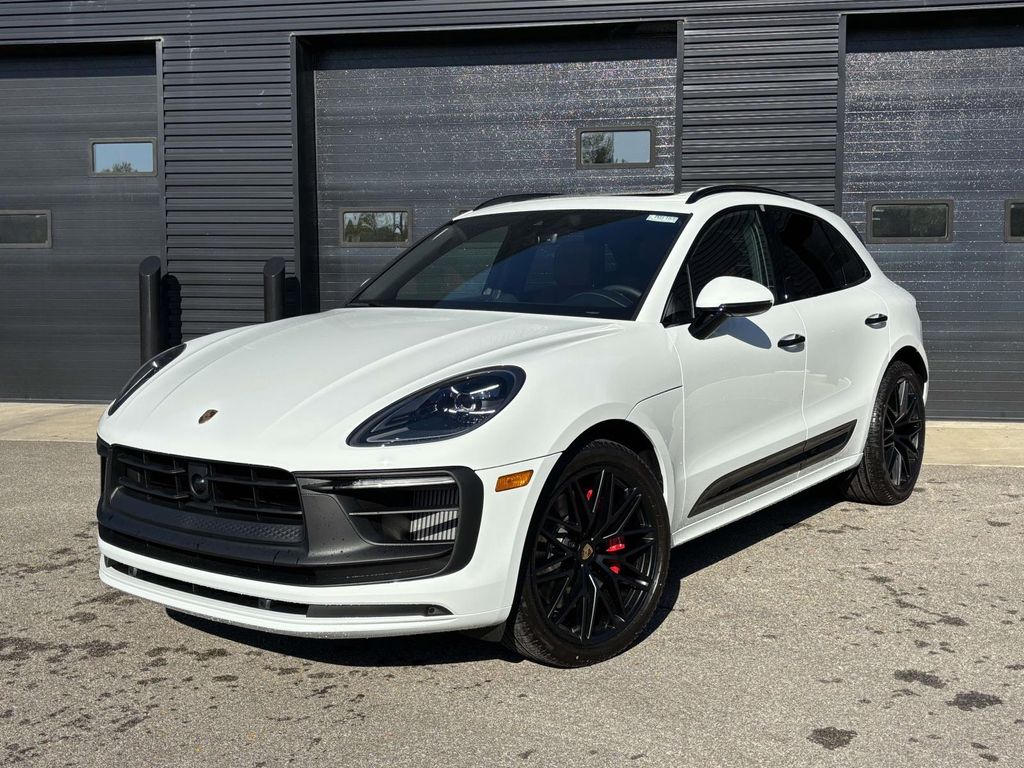 2026 Porsche Macan