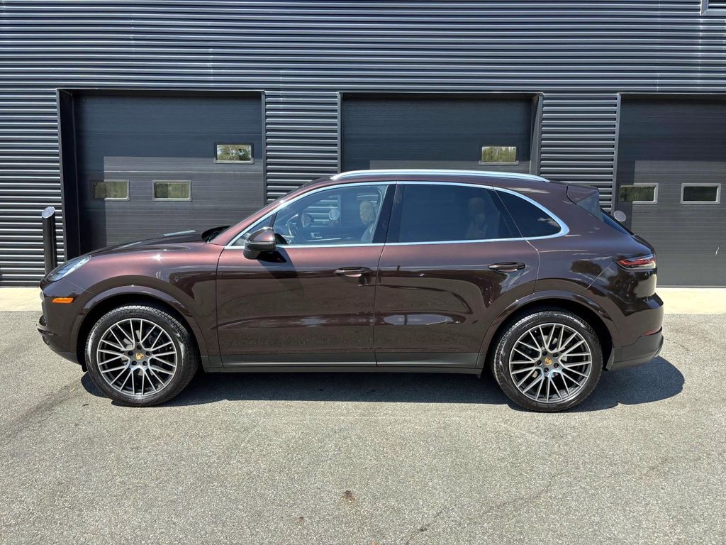 2019 Porsche Cayenne photo 2