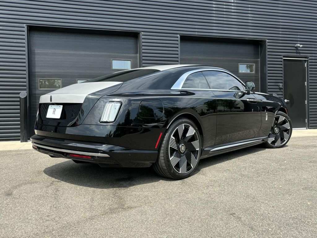 2024 Rolls Royce Spectre photo 2