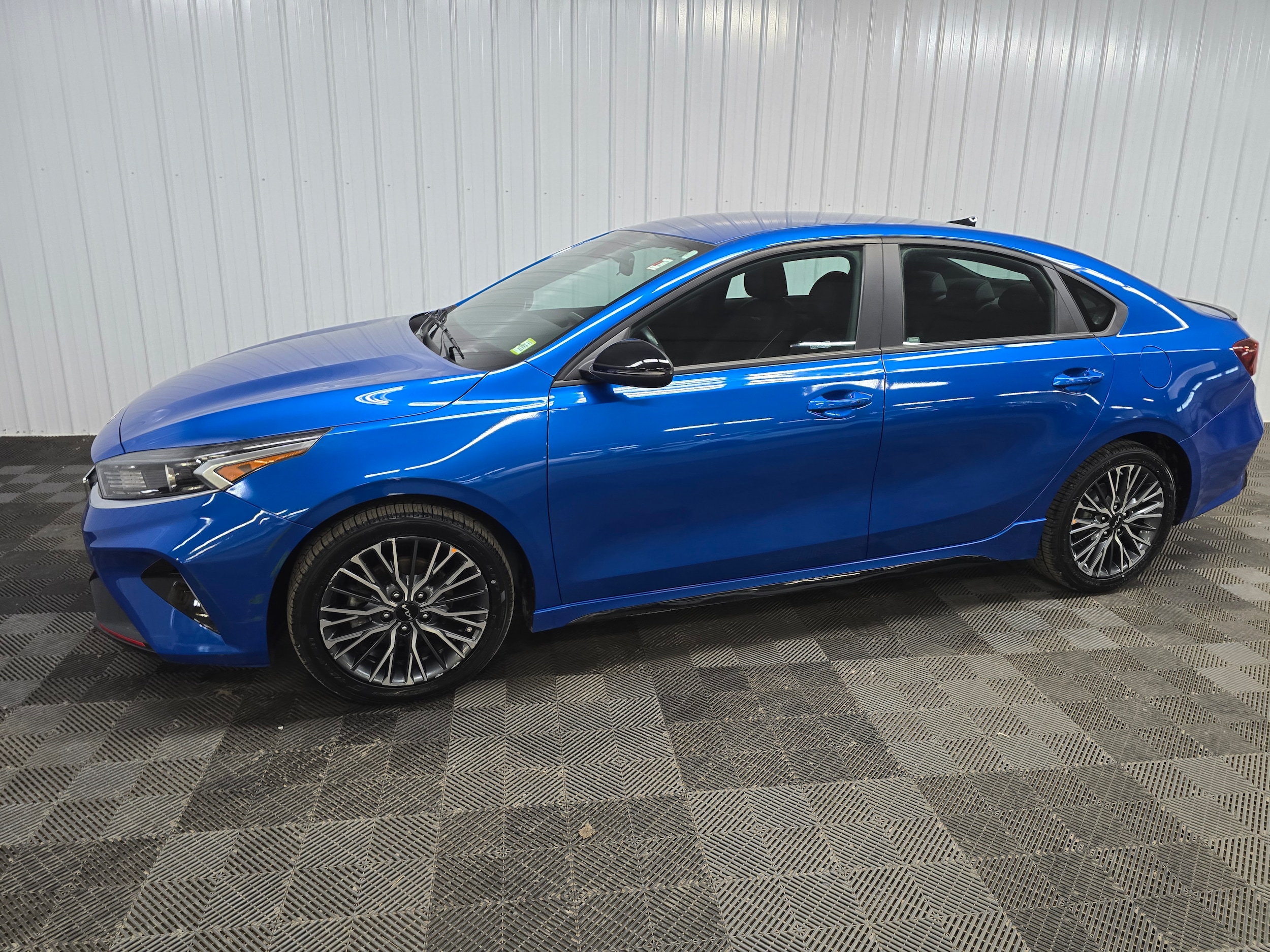 2023 Kia Forte GT-Line - Photo 6