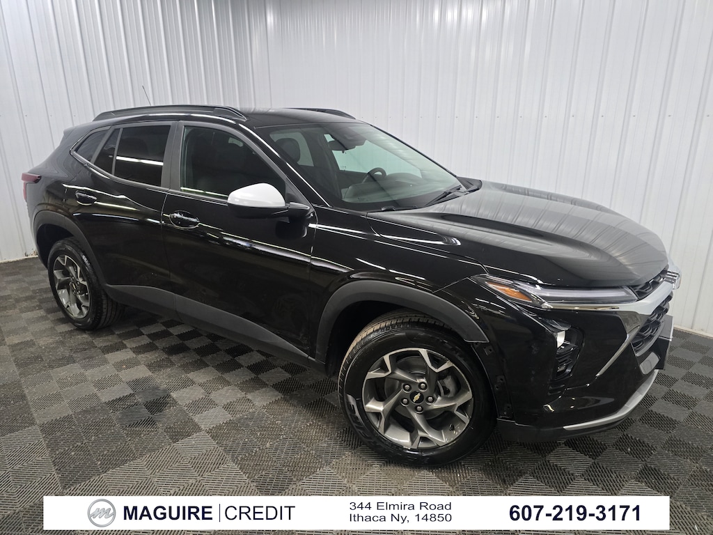 Used 2025 Chevrolet Trax LT SUV