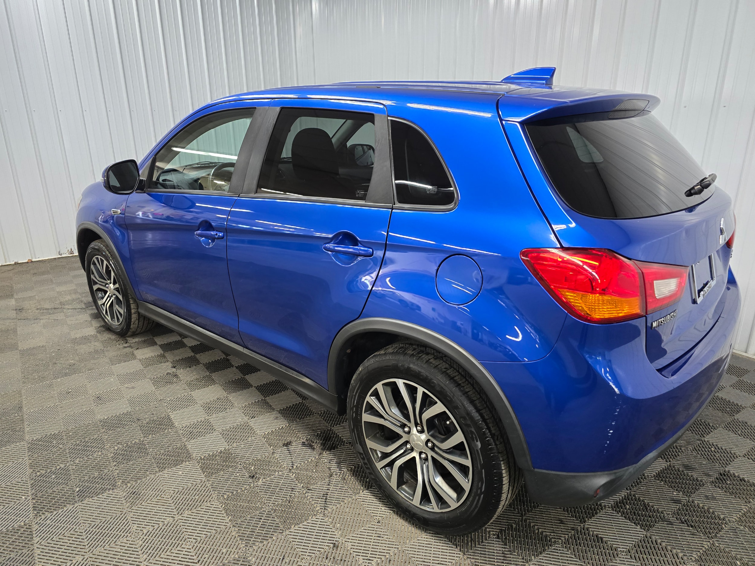2017 Mitsubishi Outlander Sport ES - Photo 9