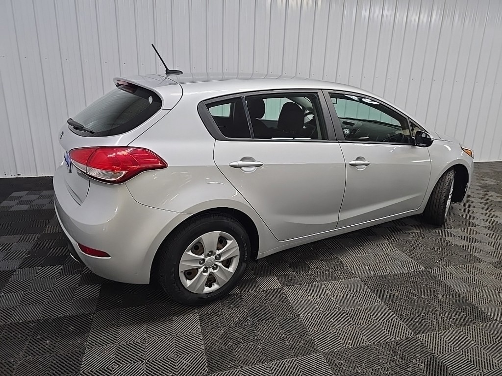 Used 2017 Kia Forte5 LX Hatchback