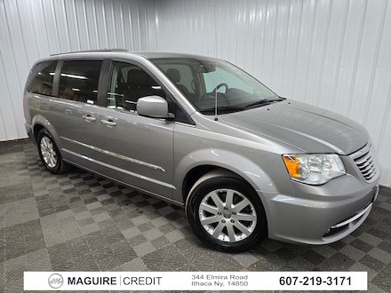 2015 Chrysler Town & Country Touring Van