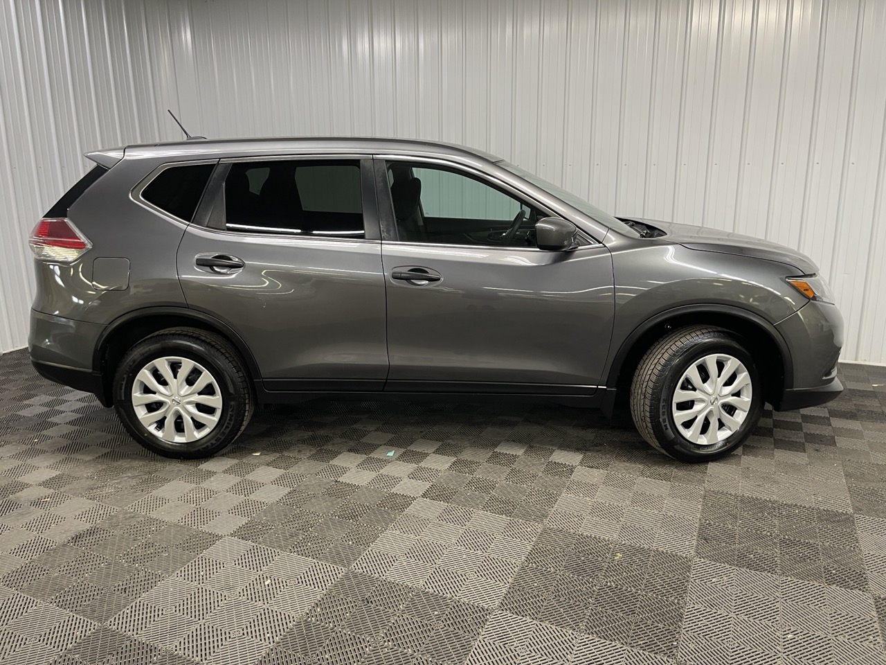 Used 2016 Nissan Rogue S SUV