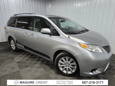 2014 Toyota Sienna LE 4WD Van