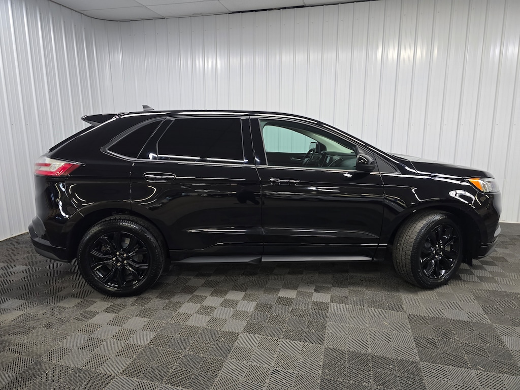 Used 2022 Ford Edge SE SUV
