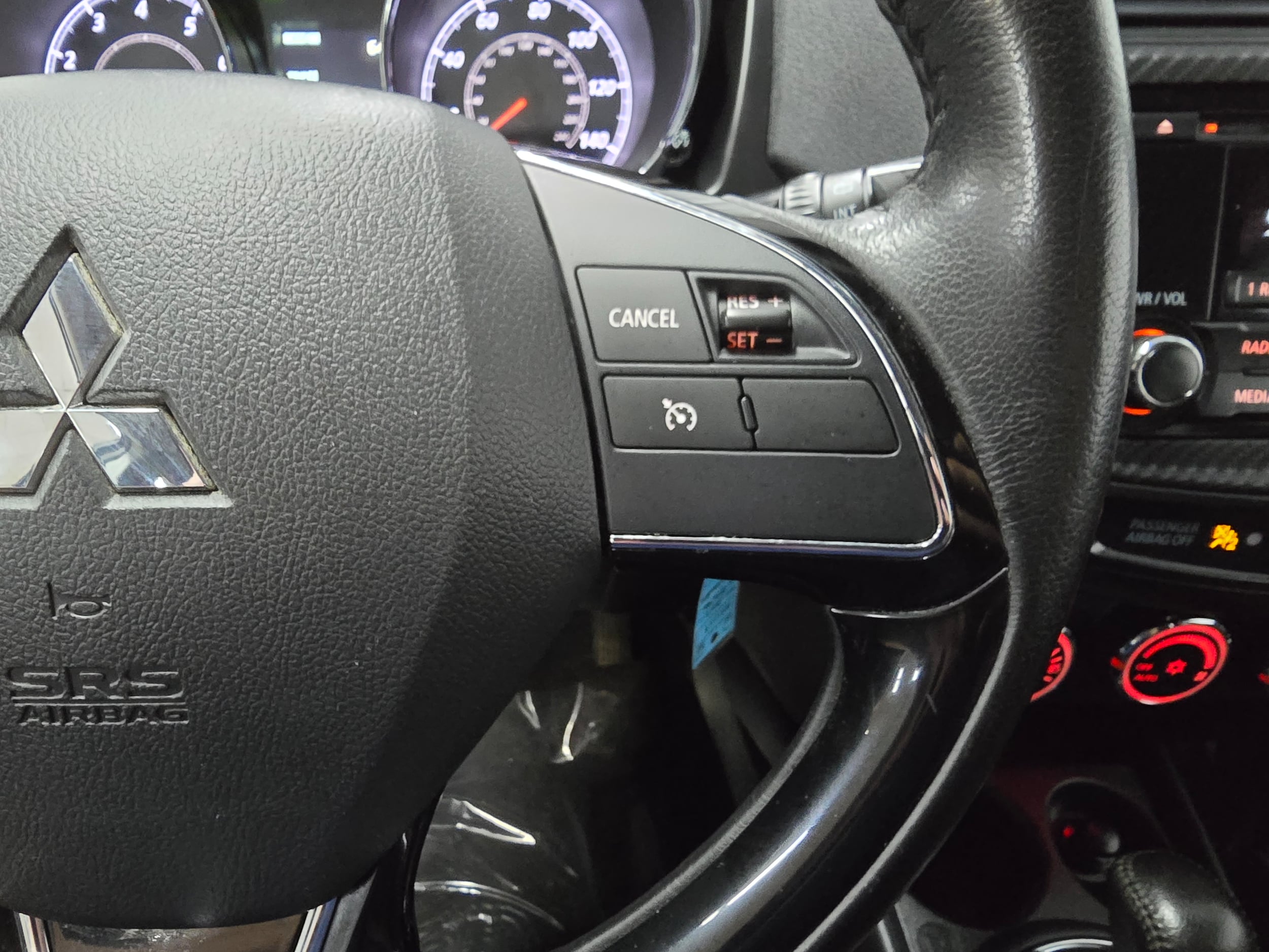 2017 Mitsubishi Outlander Sport ES - Photo 25