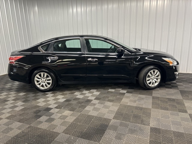 Used 2015 Nissan Altima S with VIN 1N4AL3AP2FN400975 for sale in Trumansburg, NY