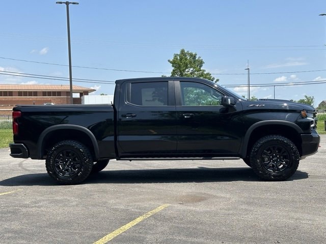 Used 2024 Chevrolet Silverado 1500 ZR2 with VIN 3GCUDHEL0RG102026 for sale in Grand Island, NY