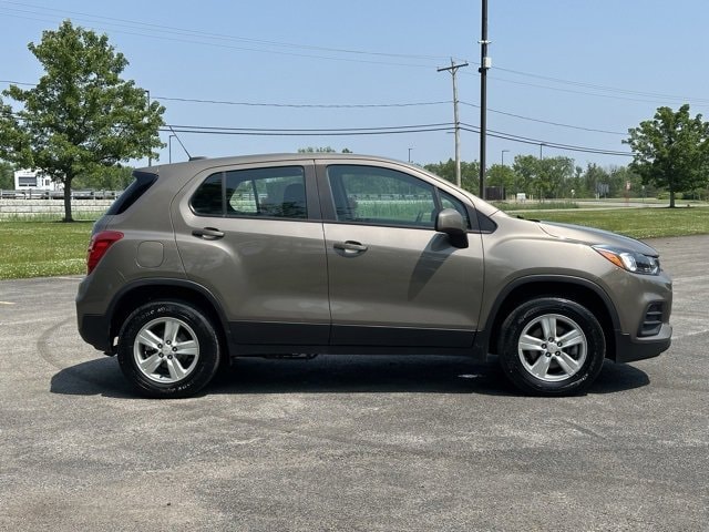 Used 2021 Chevrolet Trax LS with VIN KL7CJNSB5MB358384 for sale in Grand Island, NY