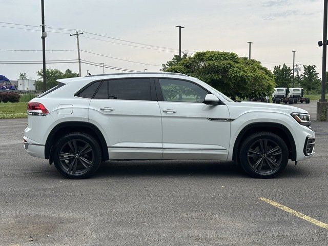 Used 2020 Volkswagen Atlas Cross Sport SE w/Tech R-Line with VIN 1V26E2CA5LC227536 for sale in Grand Island, NY