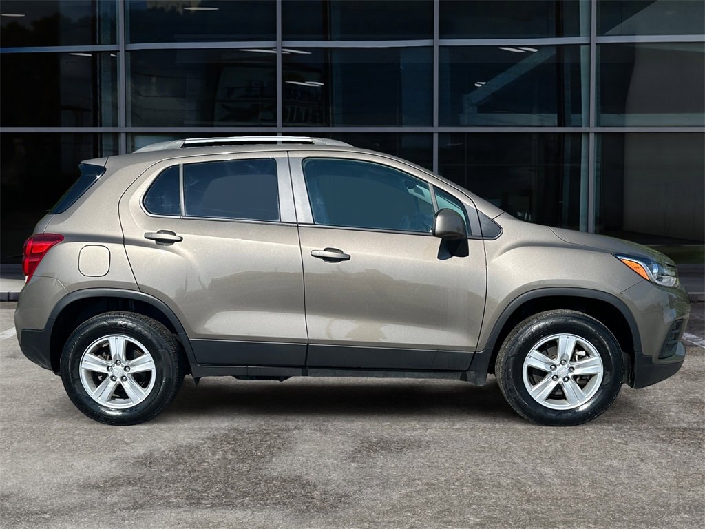 Used 2022 Chevrolet Trax LT with VIN KL7CJPSM9NB528891 for sale in Grand Island, NY