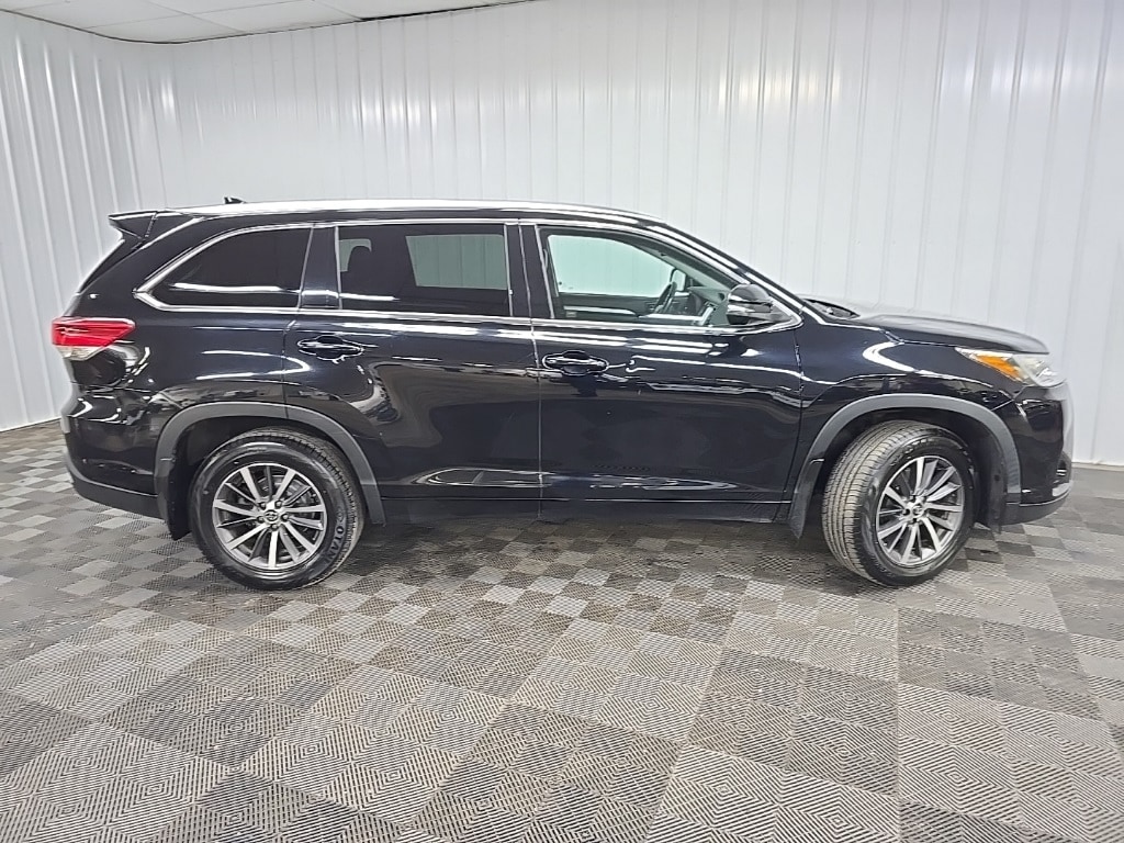 Used 2018 Toyota Highlander XLE with VIN 5TDJZRFH7JS807982 for sale in Ithaca, NY