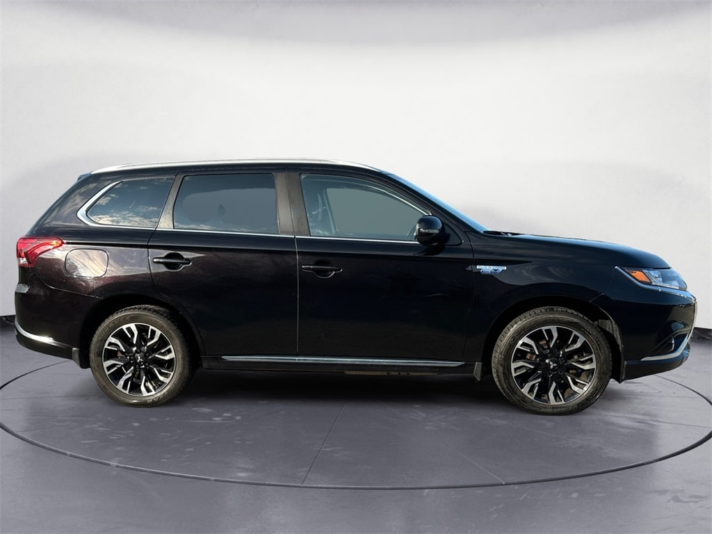 Used 2018 Mitsubishi Outlander SEL with VIN JA4J24A51JZ026128 for sale in Grand Island, NY