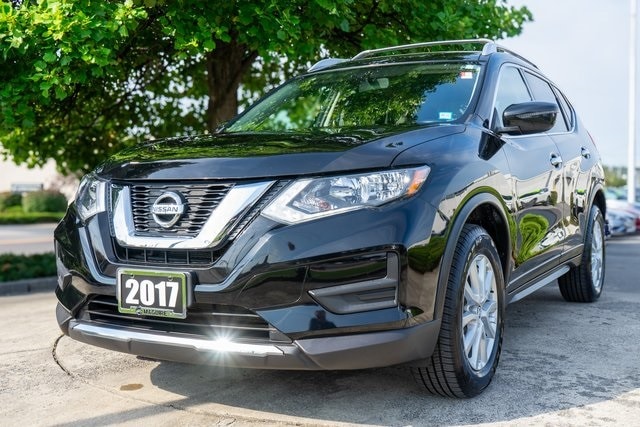 Used 2017 Nissan Rogue SV with VIN JN8AT2MVXHW021769 for sale in Syracuse, NY