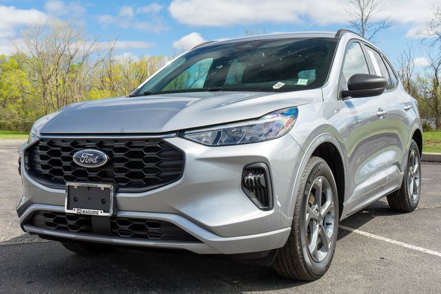 2024 Ford Escape ST-Line photo 2