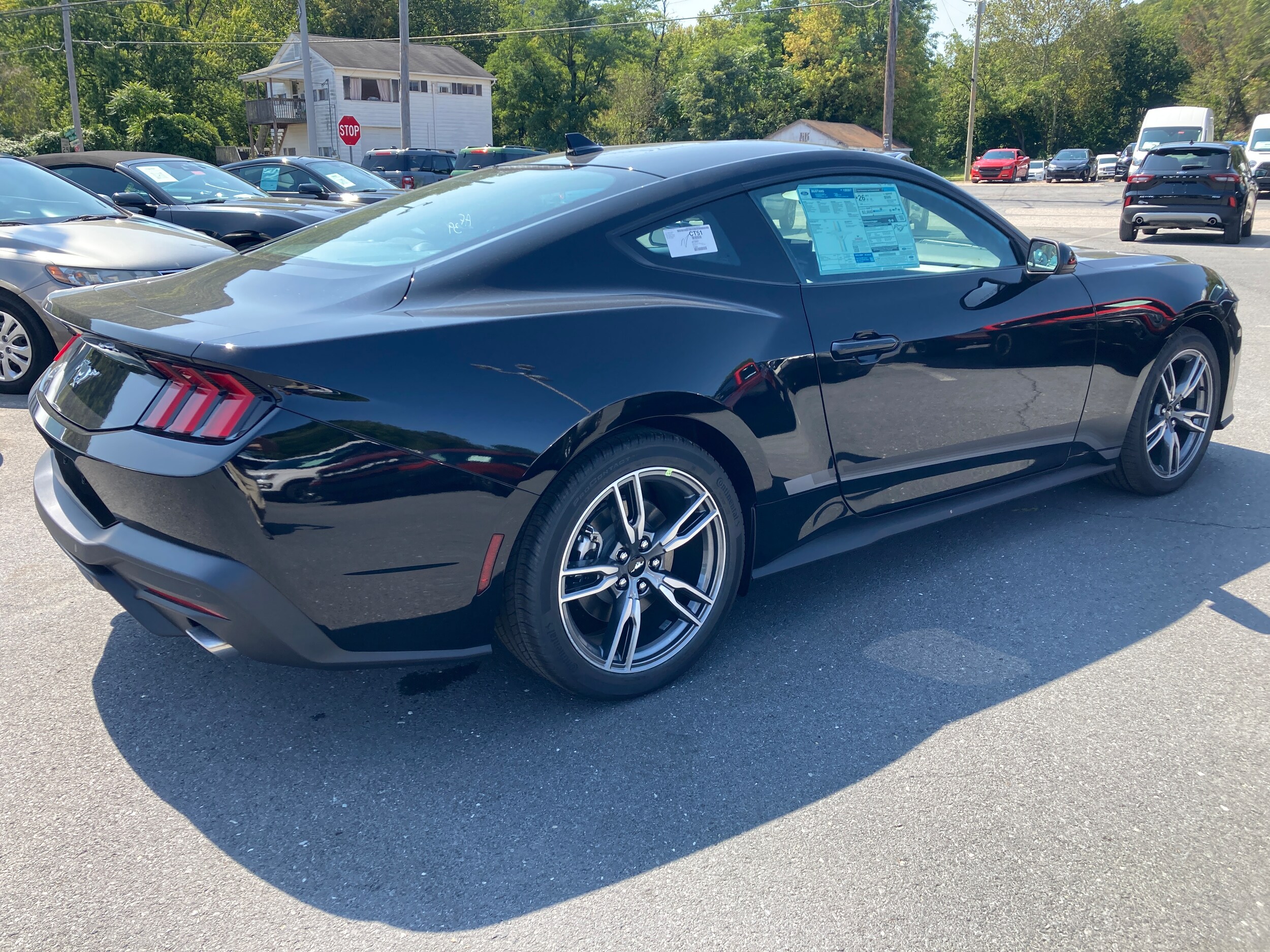 2025 Ford Mustang EcoBoost photo 4