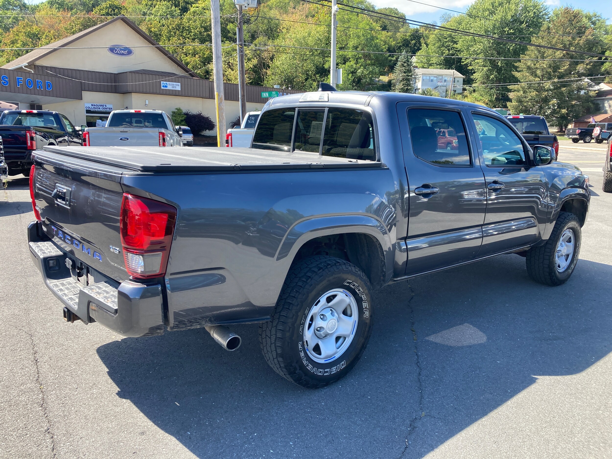2022 Toyota Tacoma SR5 photo 4