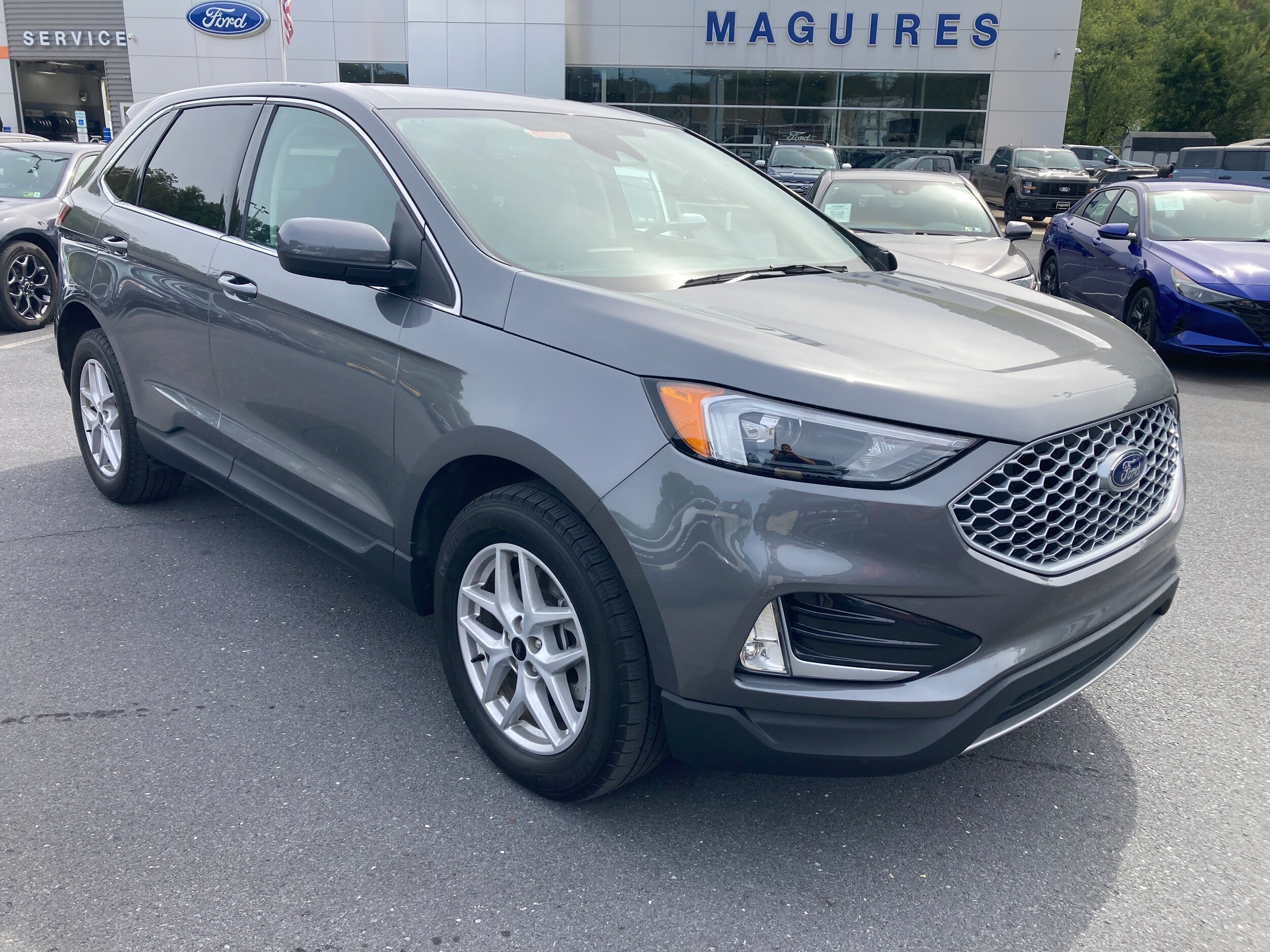 2023 Ford Edge SEL photo 3
