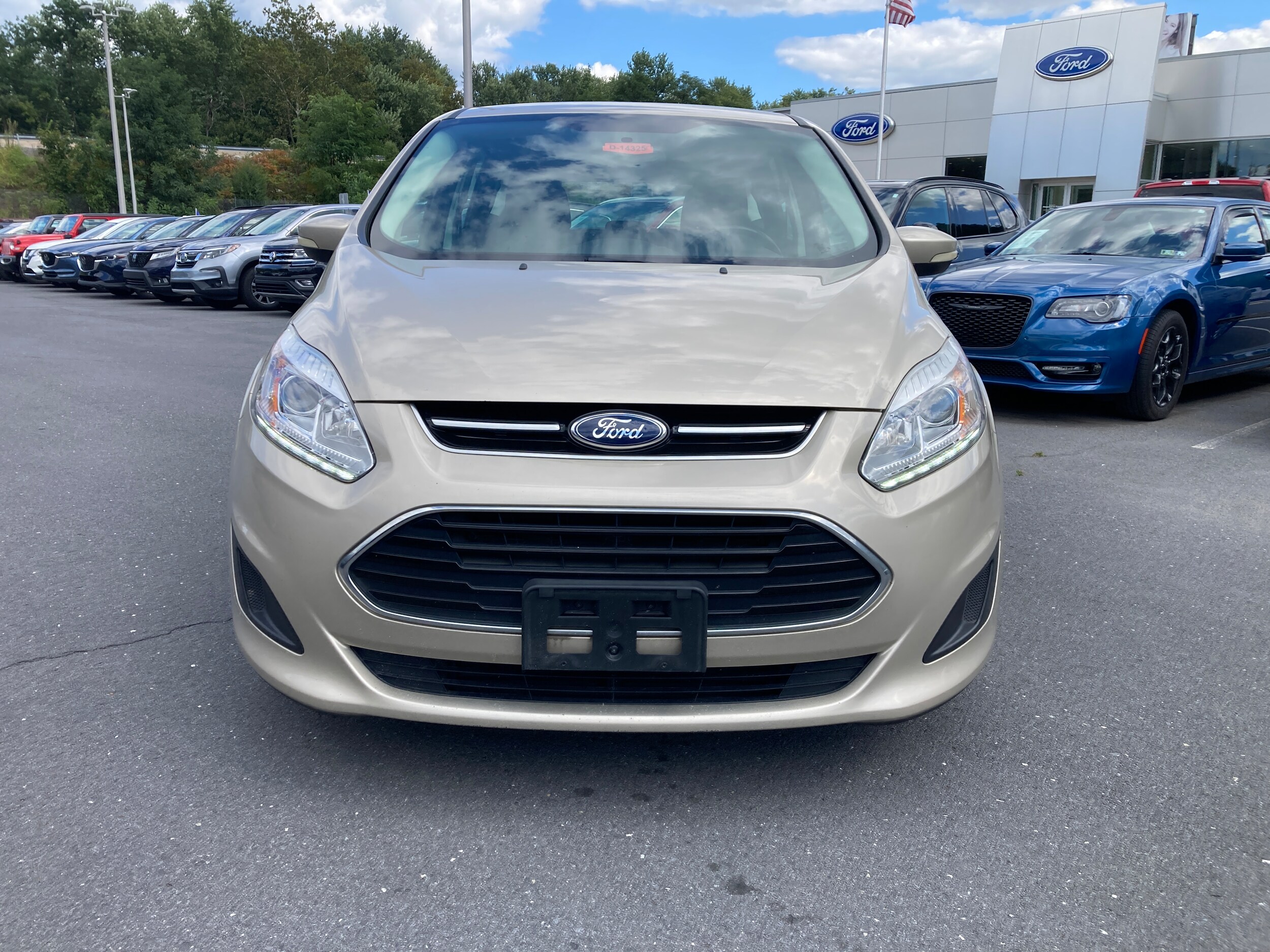 2017 Ford C-Max Hybrid SE photo 2