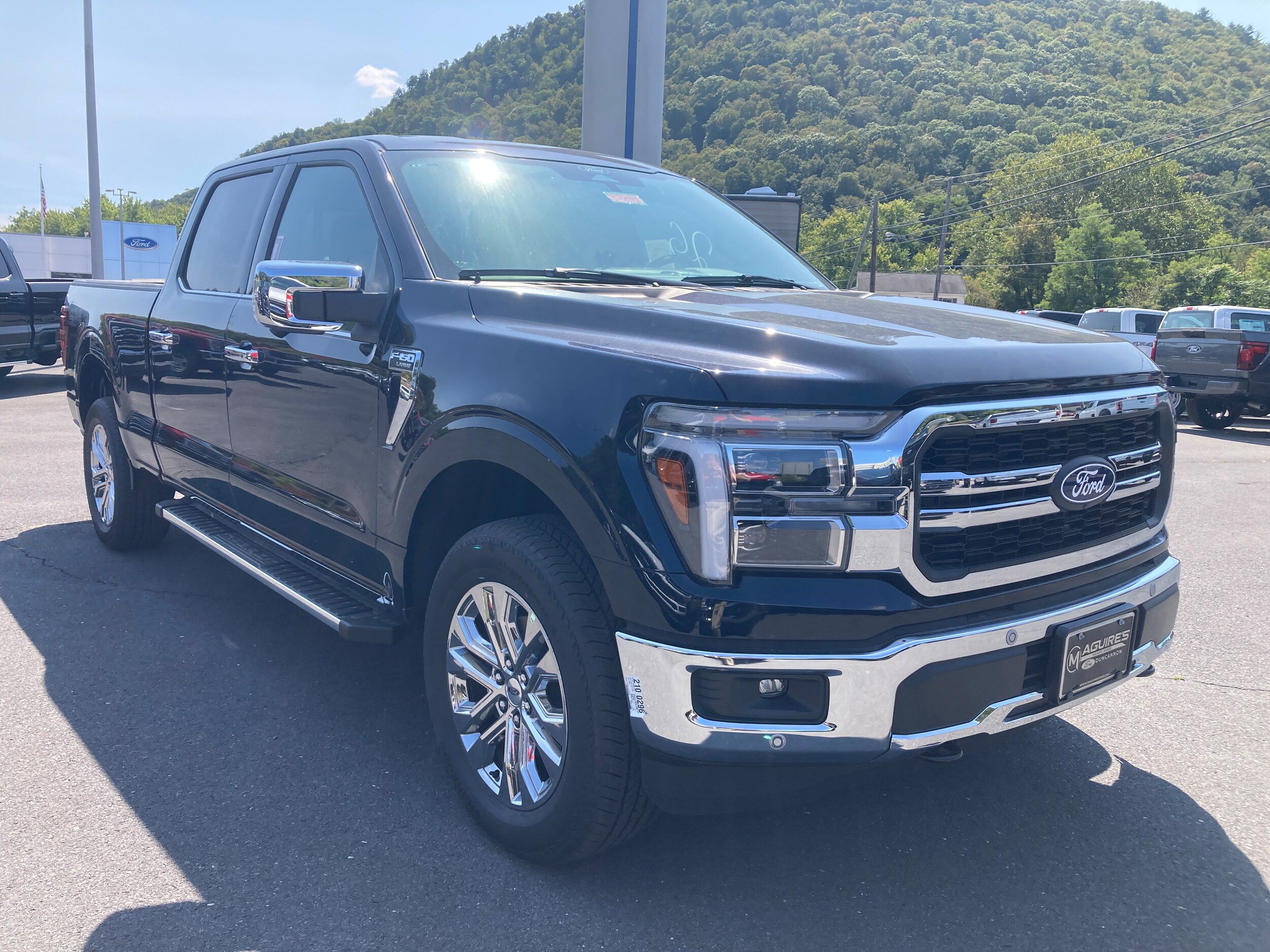 2025 Ford F-150 Lariat photo 3