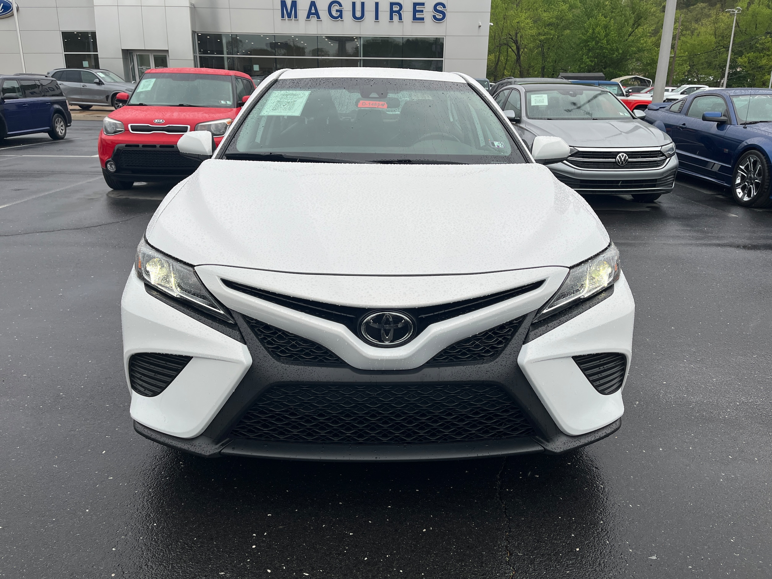 Used 2019 Toyota Camry SE with VIN 4T1B11HK5KU832488 for sale in Duncannon, PA
