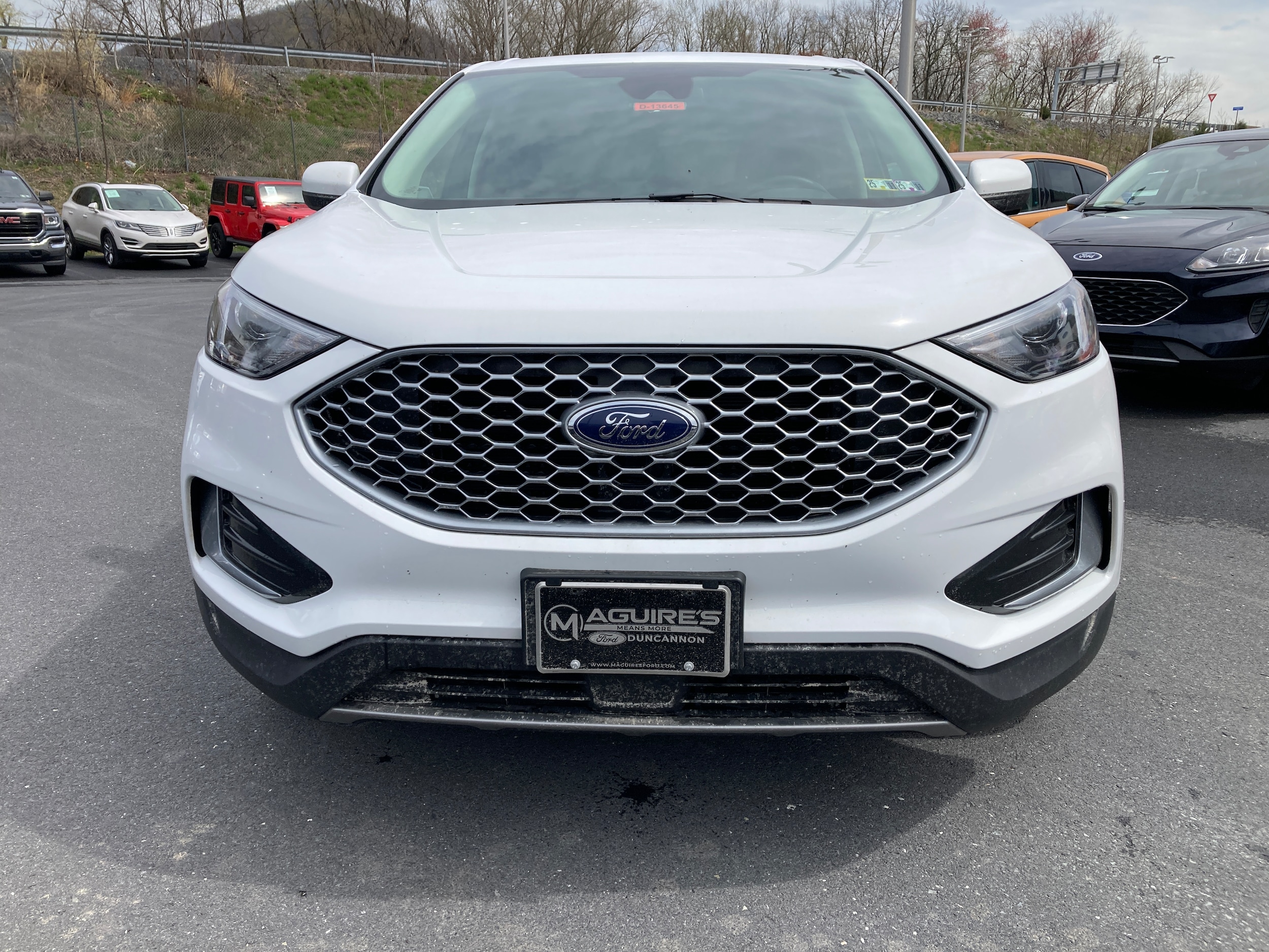 2024 Ford Edge SEL photo 2