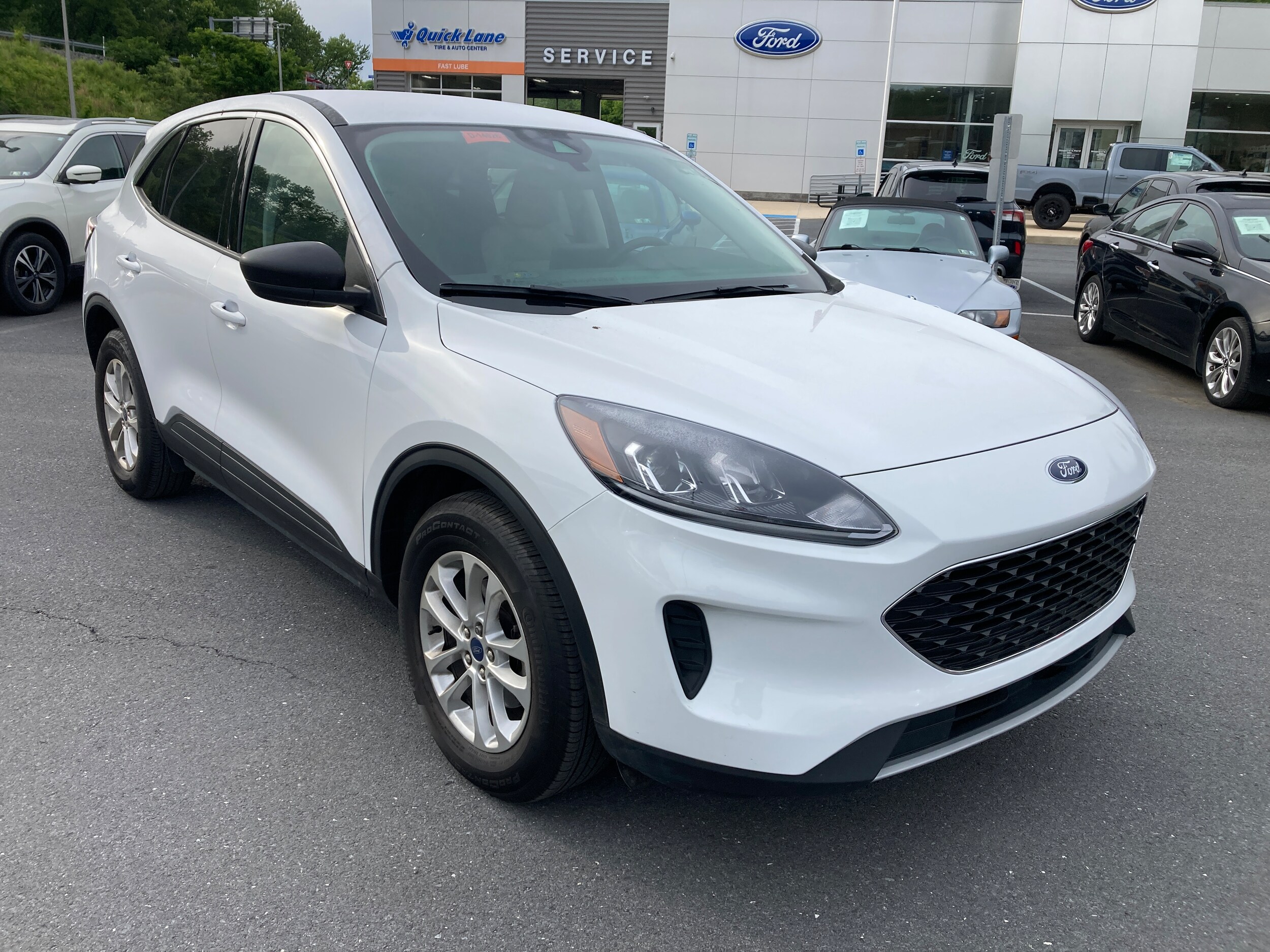 2022 Ford Escape SE photo 3