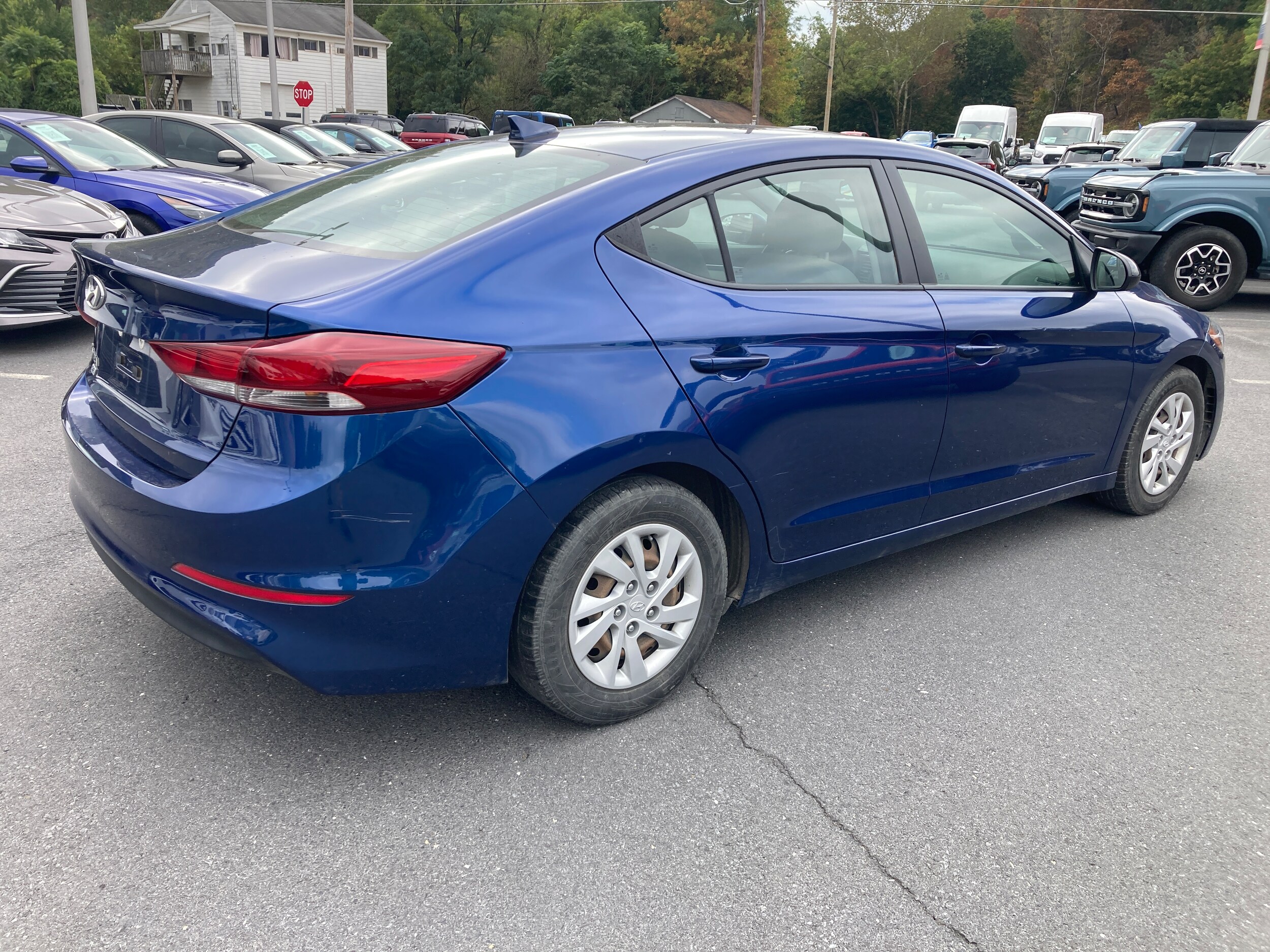 2018 Hyundai Elantra SE photo 2