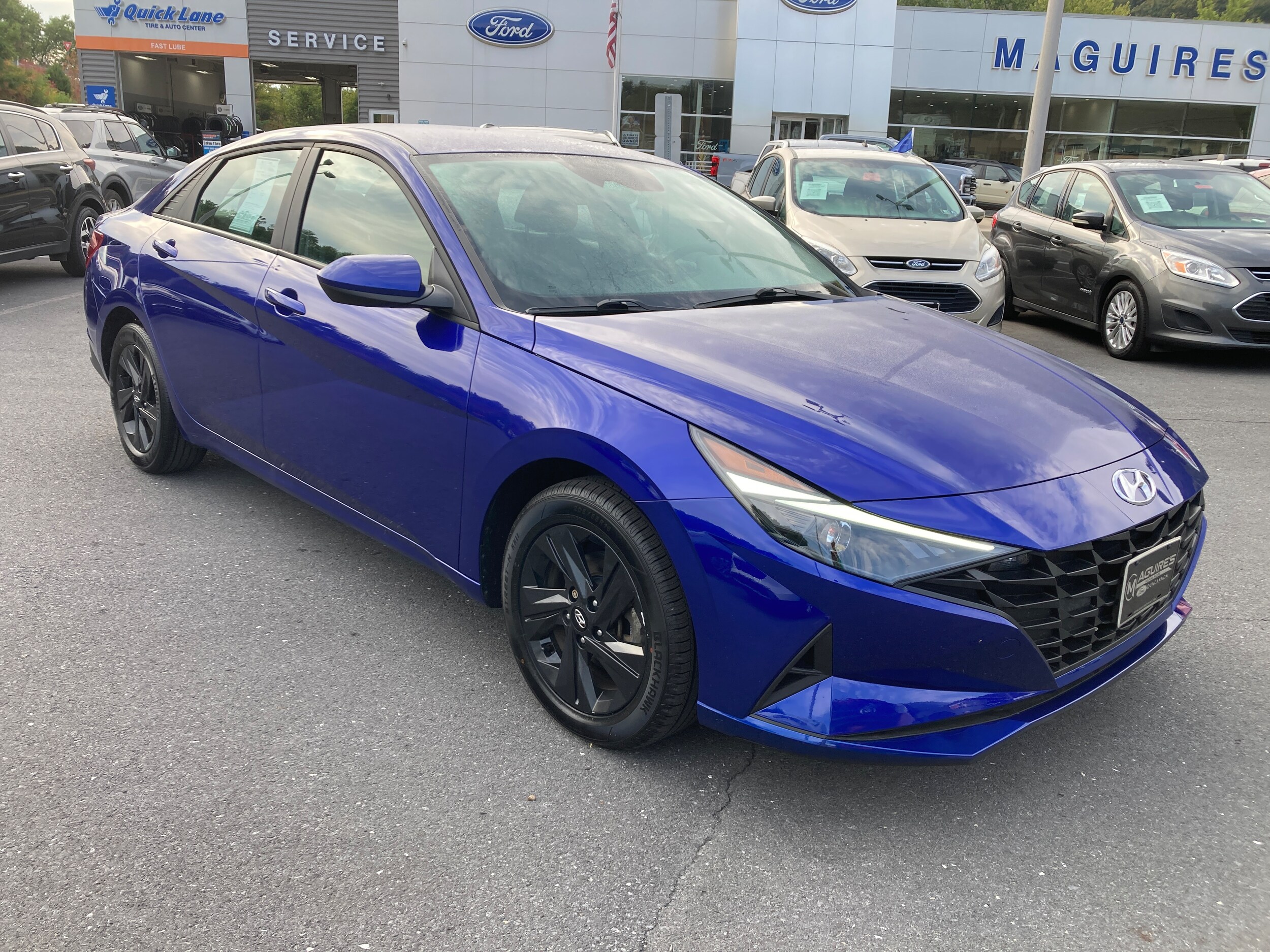 2023 Hyundai Elantra Blue photo 3