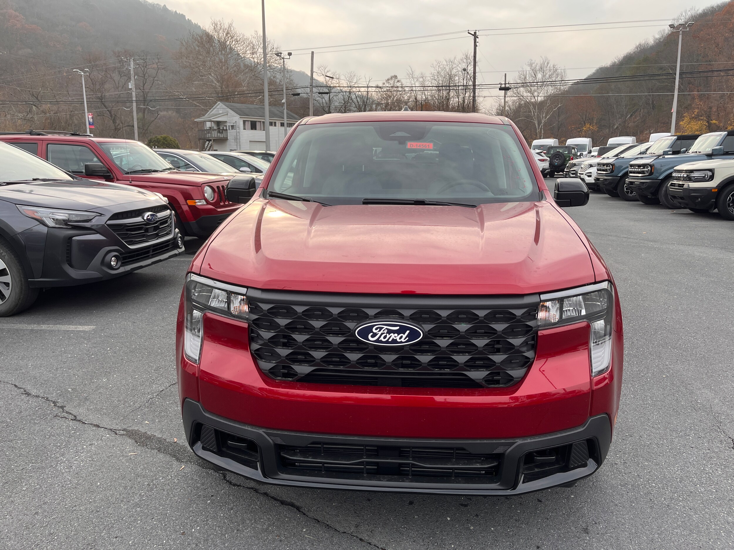 2025 Ford Maverick XLT photo 2