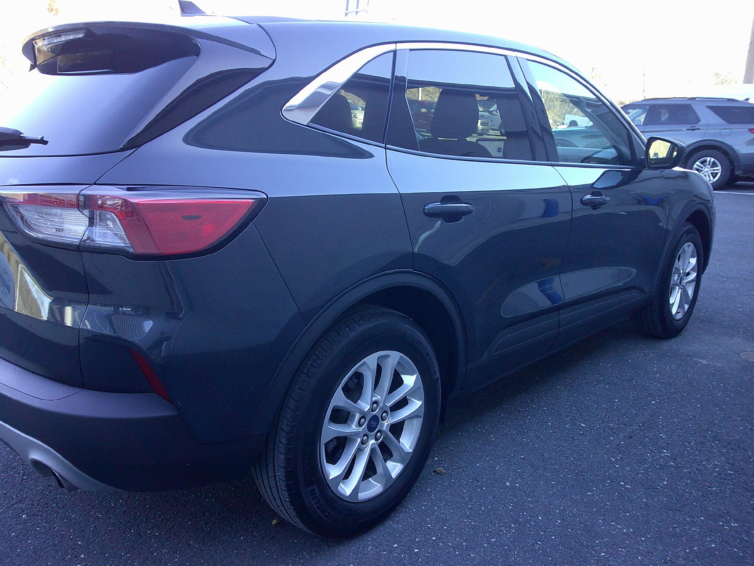 2022 Ford Escape SE photo 4