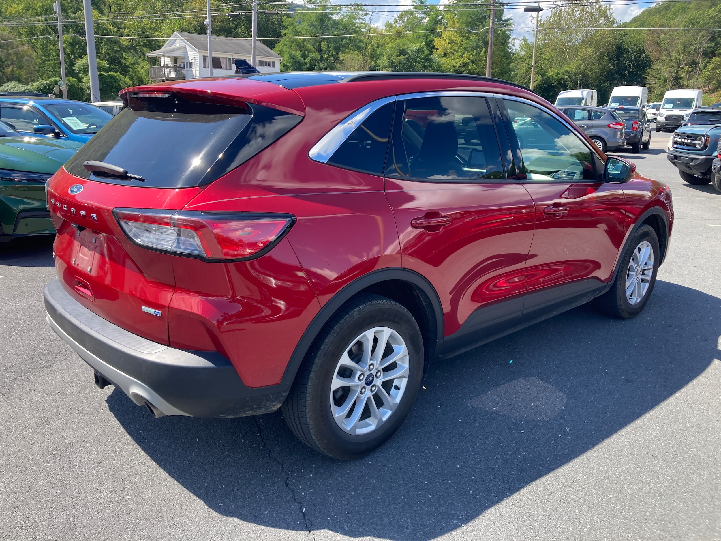 2020 Ford Escape SE photo 3