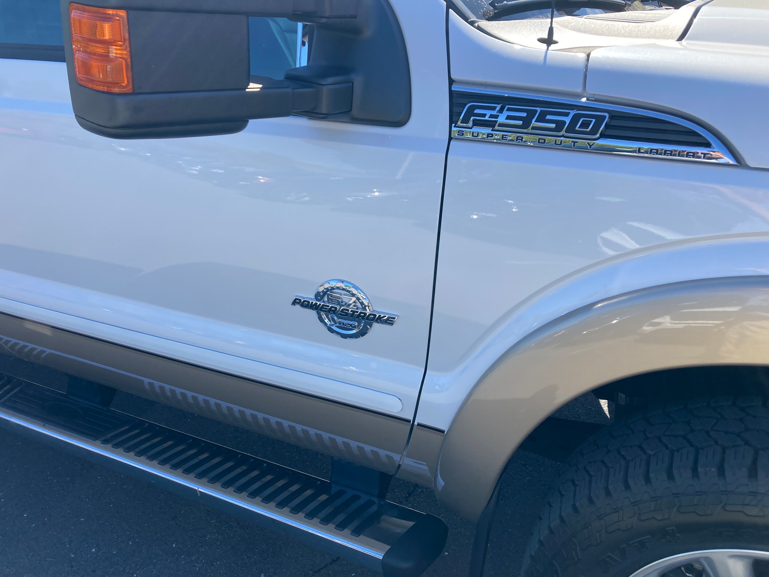 2011 Ford F-350 Lariat photo 4