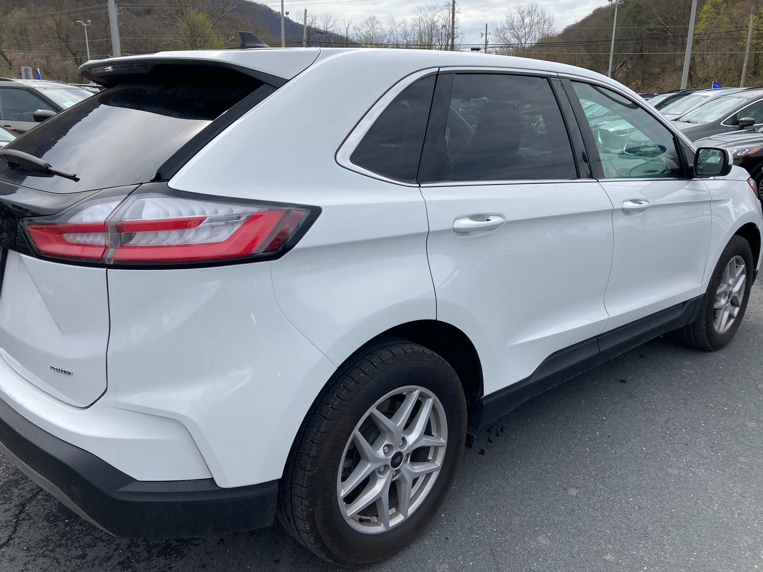2024 Ford Edge SEL photo 4