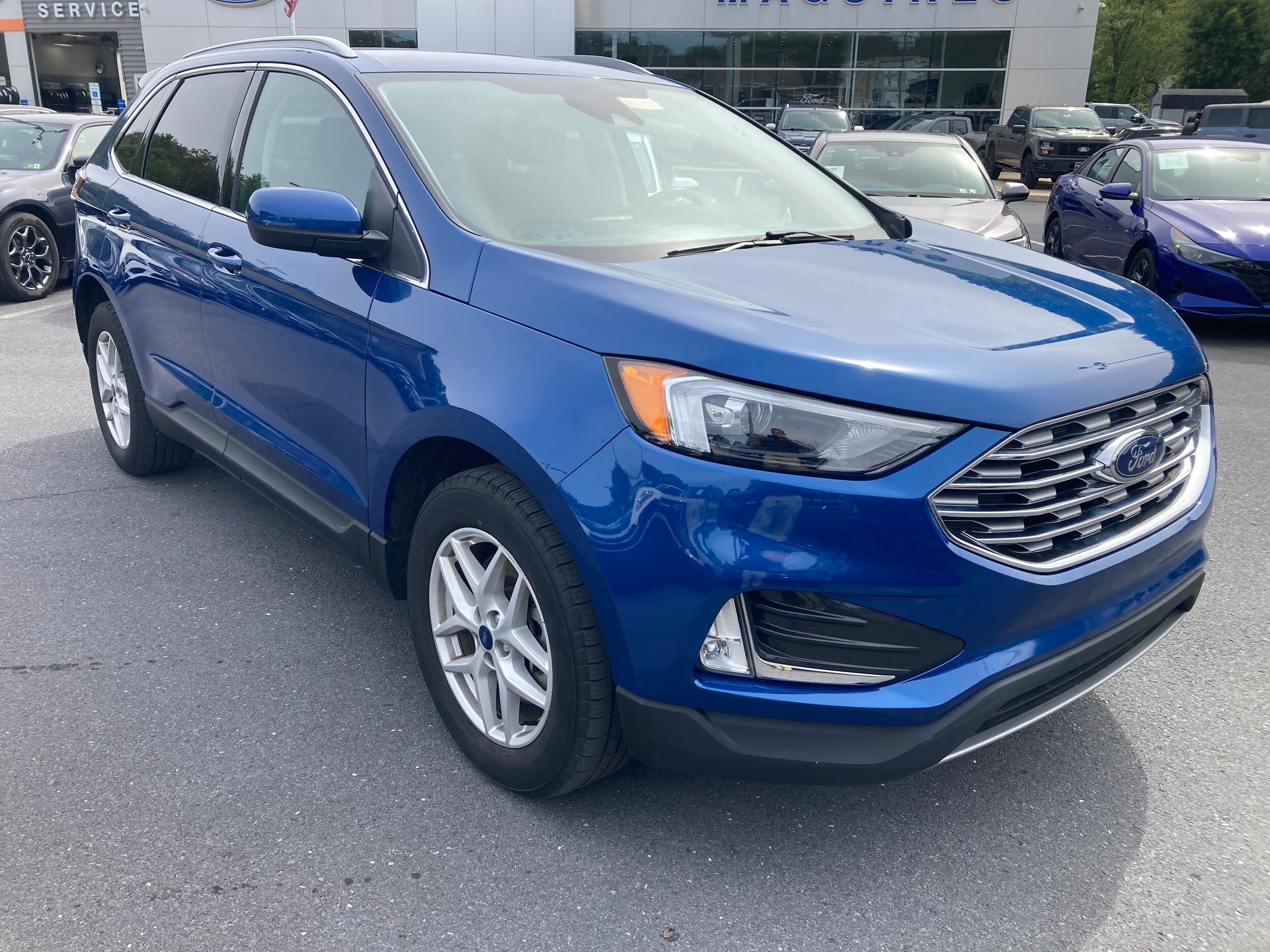 2022 Ford Edge SEL photo 3