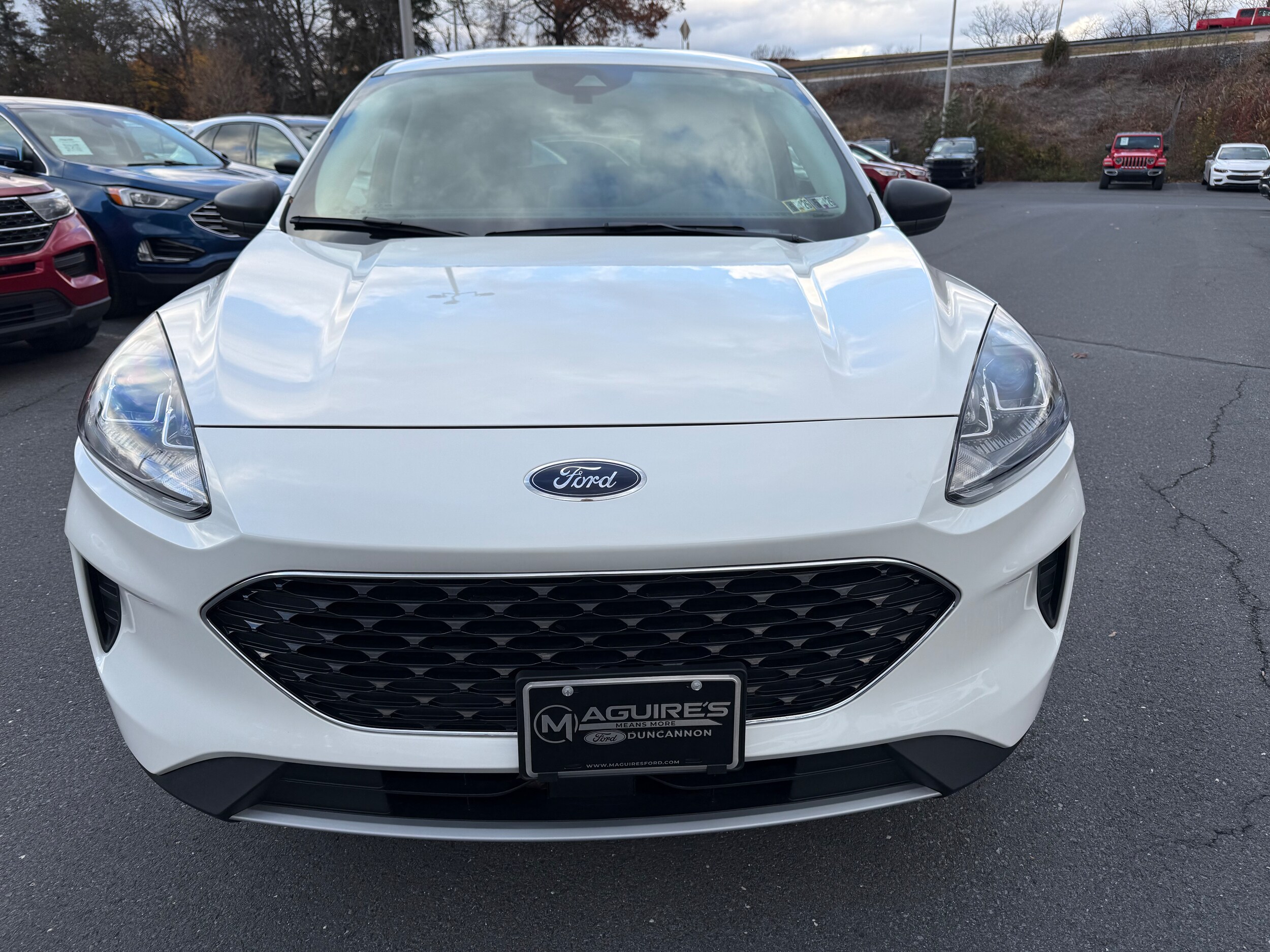 2022 Ford Escape SE photo 2