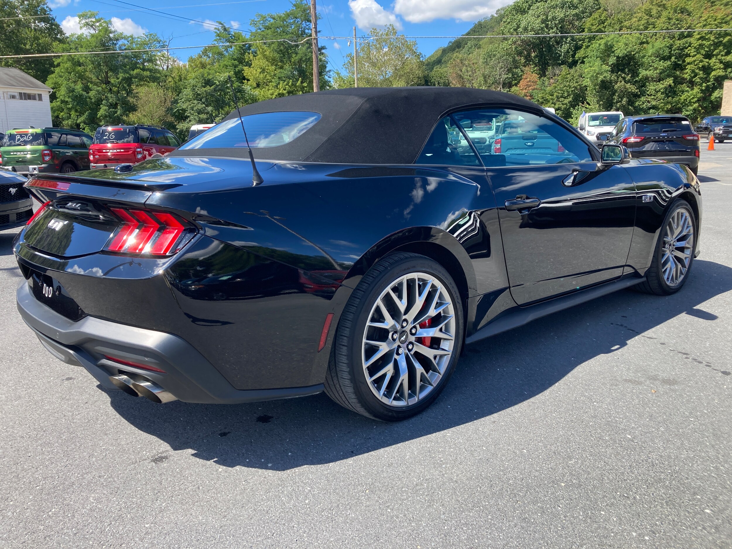2024 Ford Mustang GT Premium Convertible photo 4