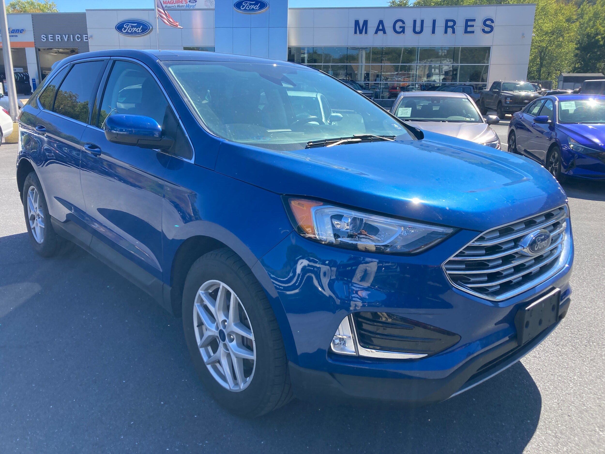 2021 Ford Edge SEL photo 2