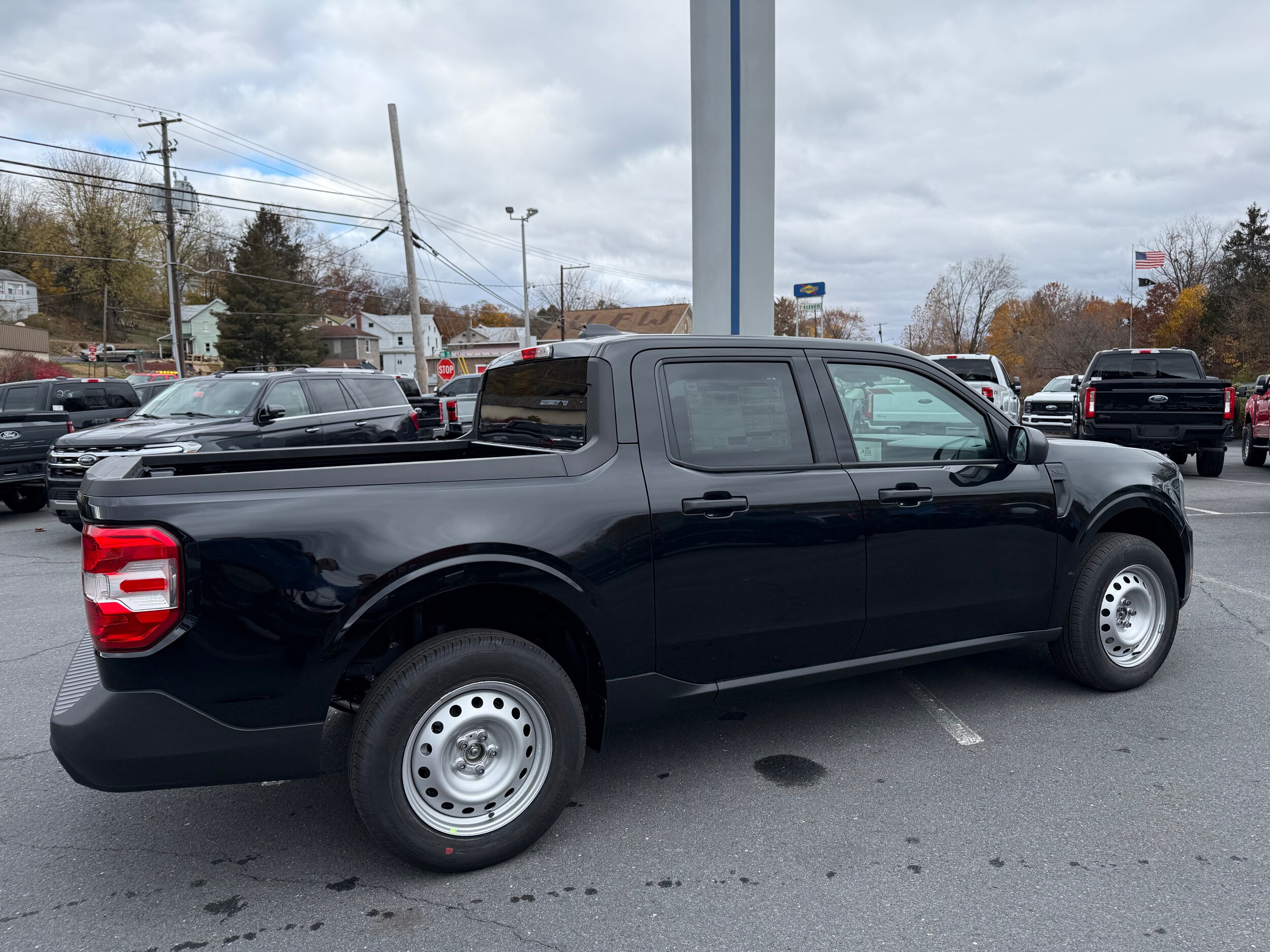 2025 Ford Maverick XL photo 4