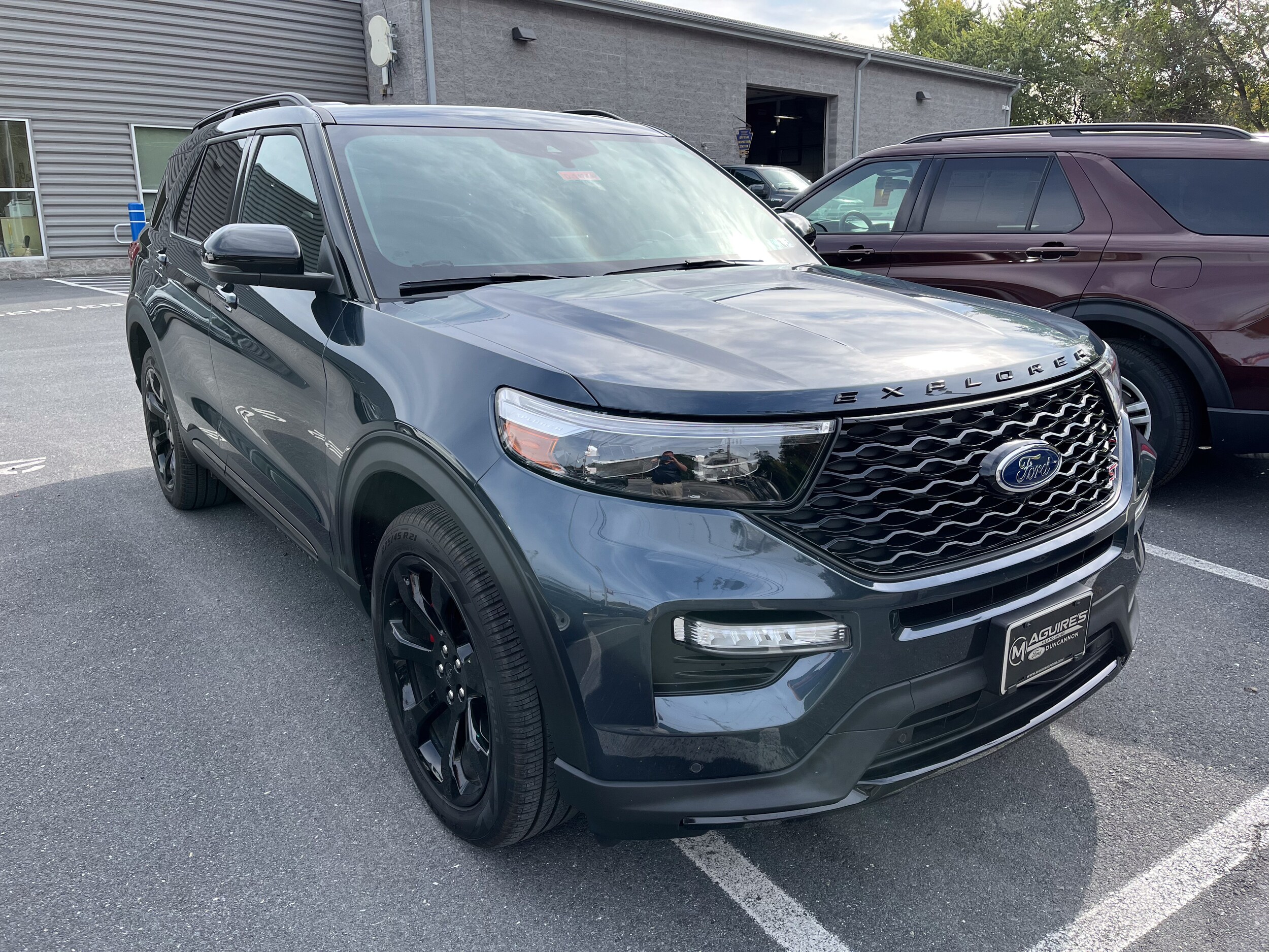 2024 Ford Explorer ST photo 3