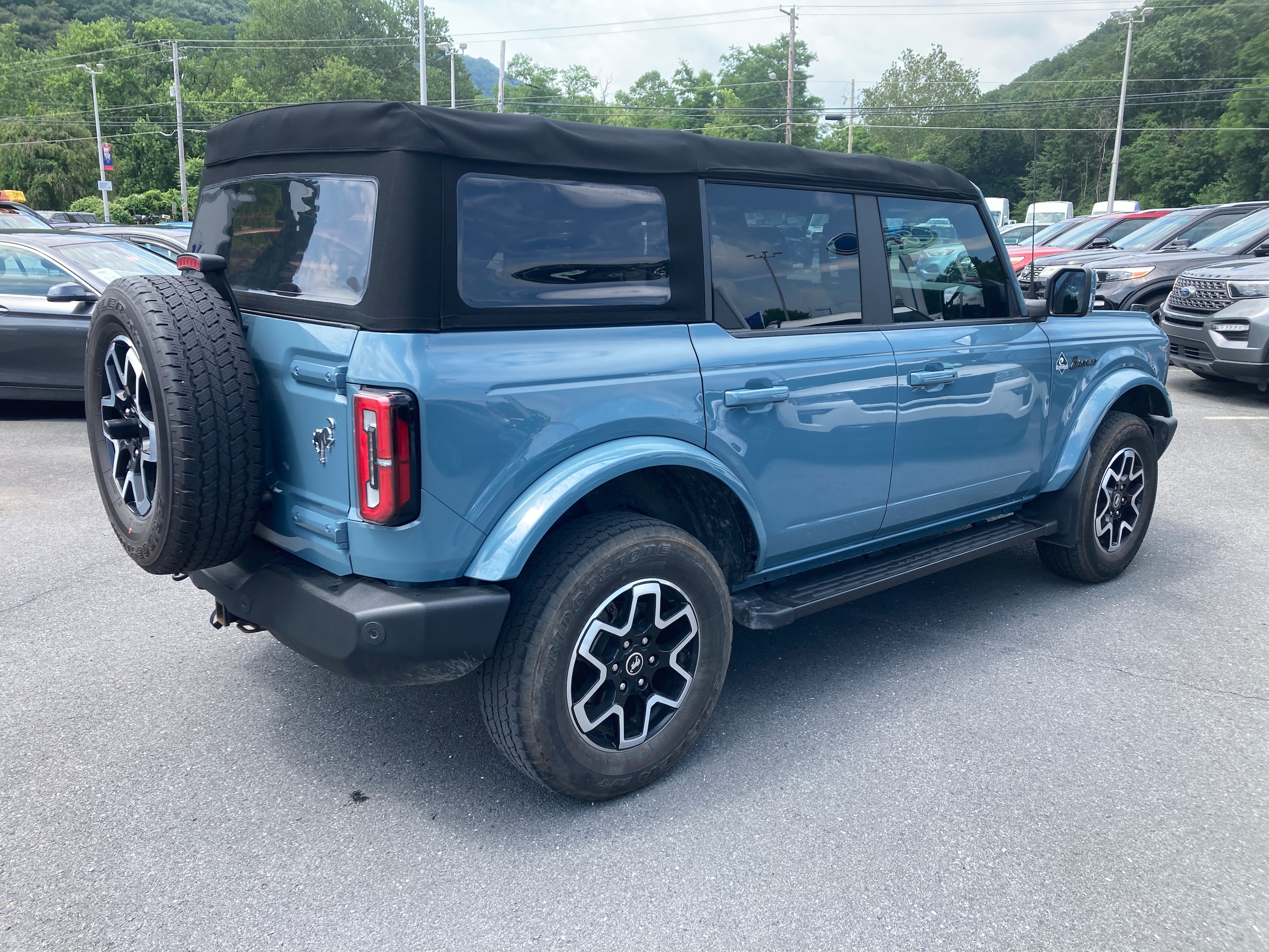2022 Ford Bronco Outer Banks photo 4