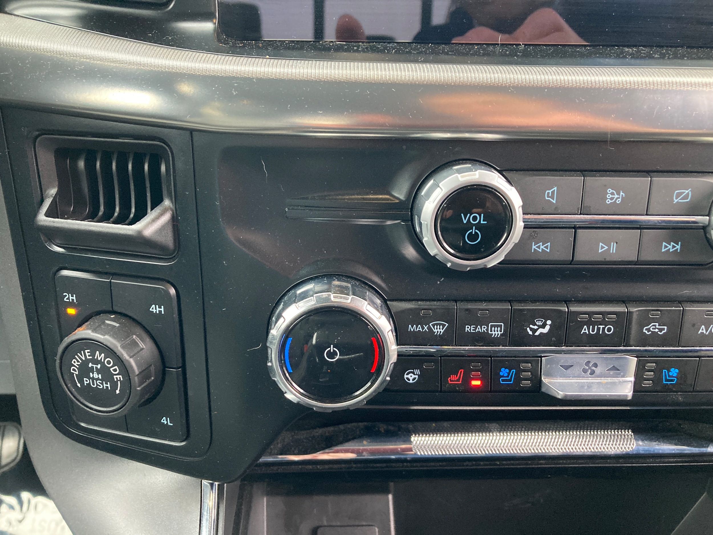2024 Ford F-150 Lariat - Photo 19