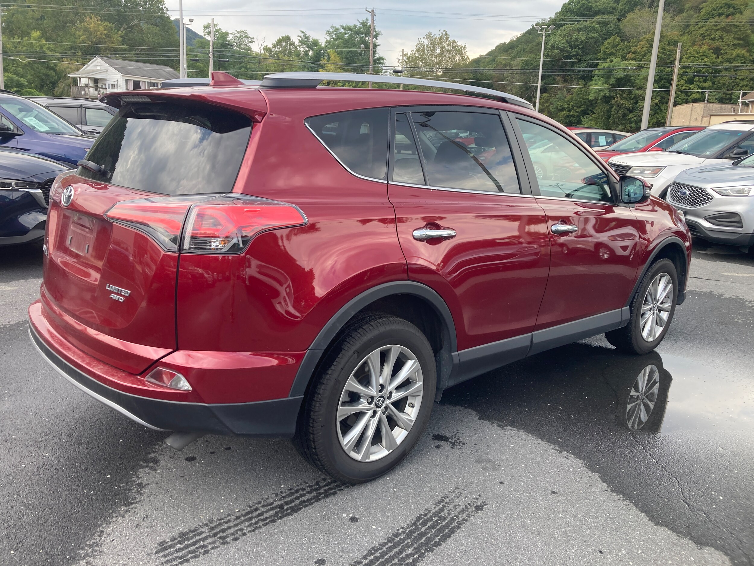 2018 Toyota RAV4 Limited photo 4