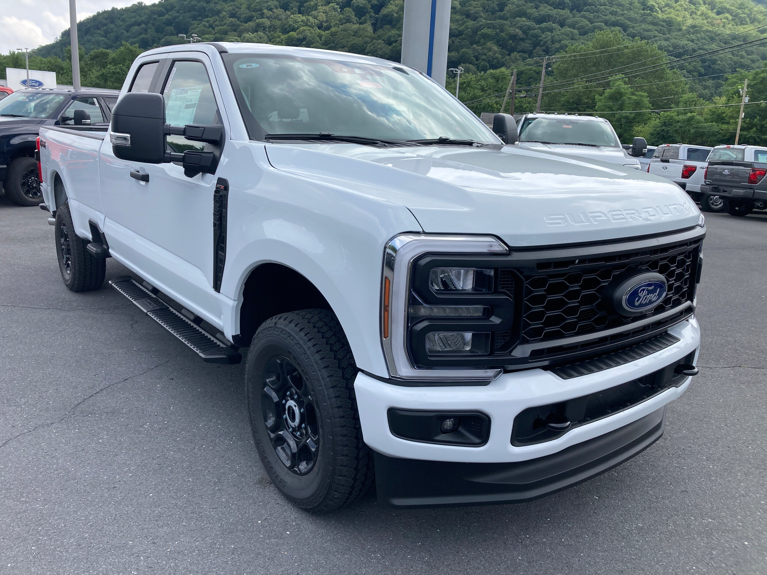 2025 Ford F-350 XL photo 3