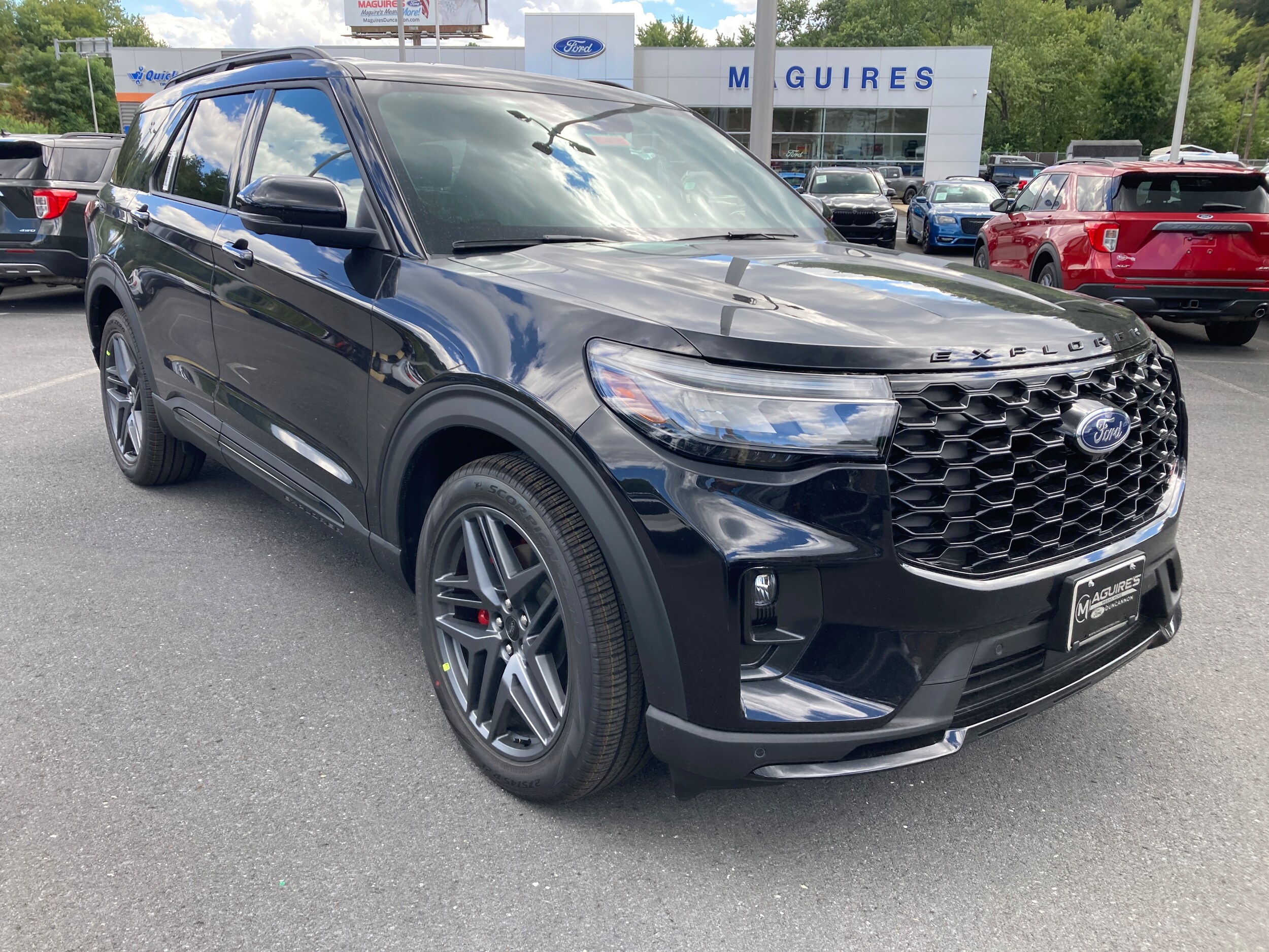 2025 Ford Explorer ST photo 2
