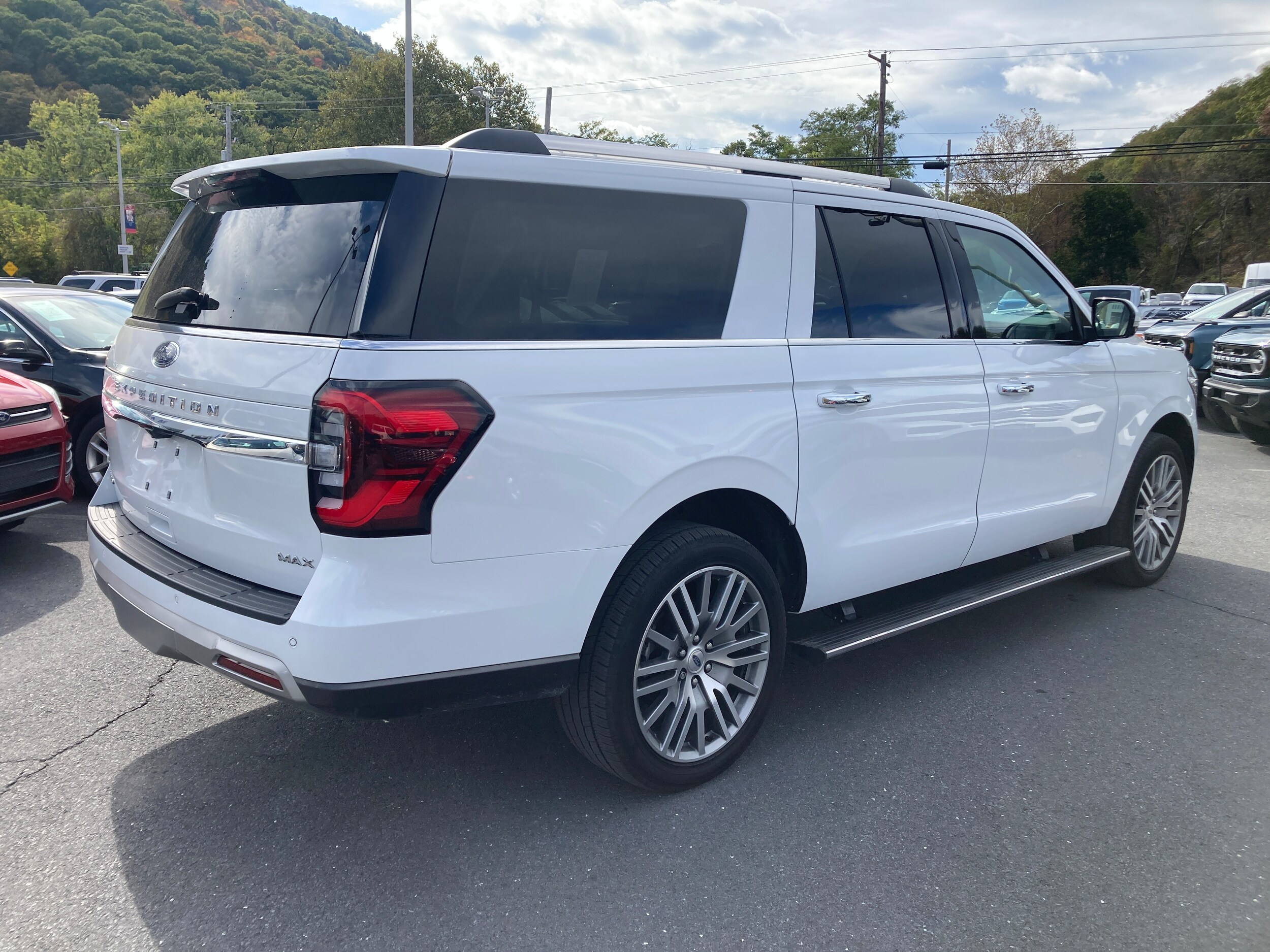 2022 Ford Expedition MAX Limited photo 4