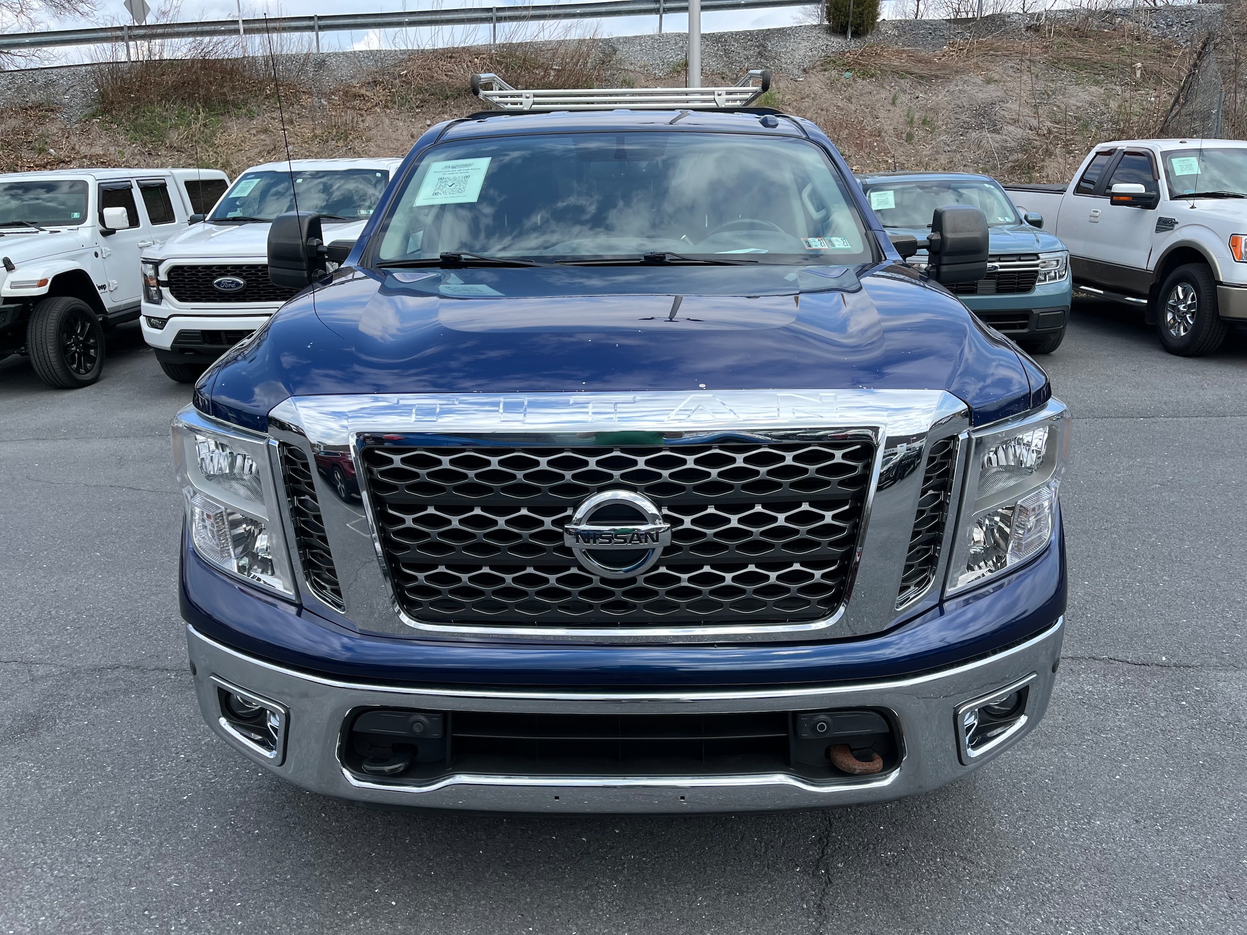 Used 2017 Nissan Titan SV with VIN 1N6AA1R82HN517120 for sale in Duncannon, PA